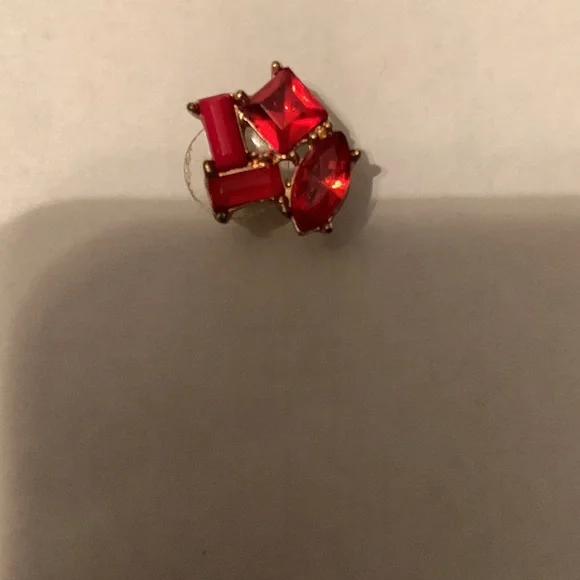 Never worn pretty red studs - Picture 2 of 5